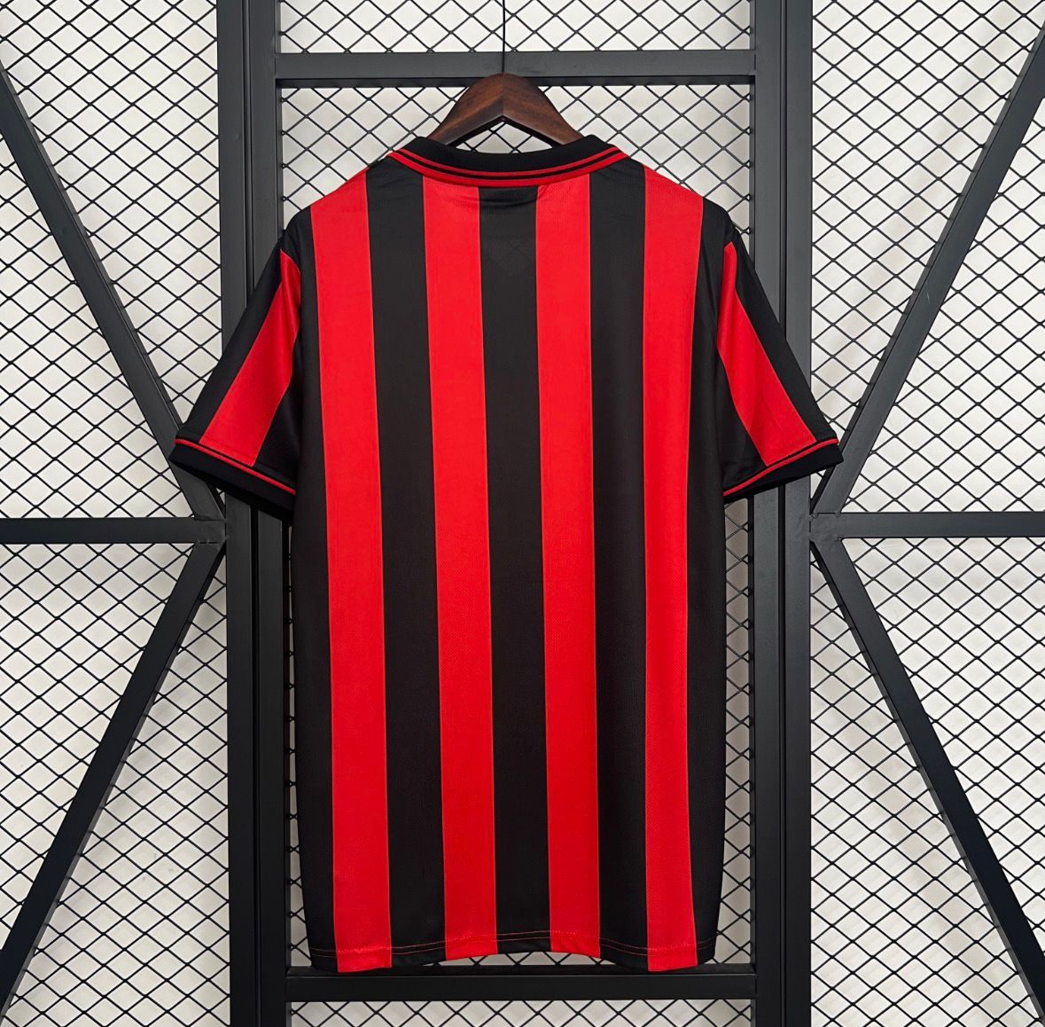 Uniforme retrô do AC Milan para casa, temporada 97/98