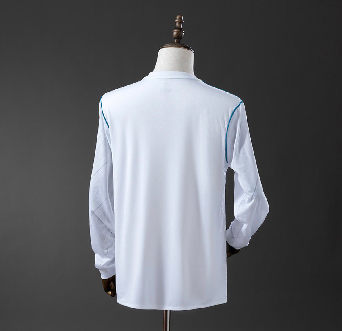 Retro Long Sleeve Real Madrid Home 17/18