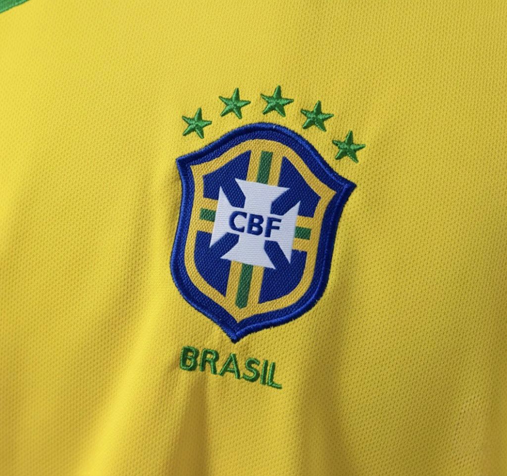 Brazil Home Long Sleeved Retro Jersey 2004