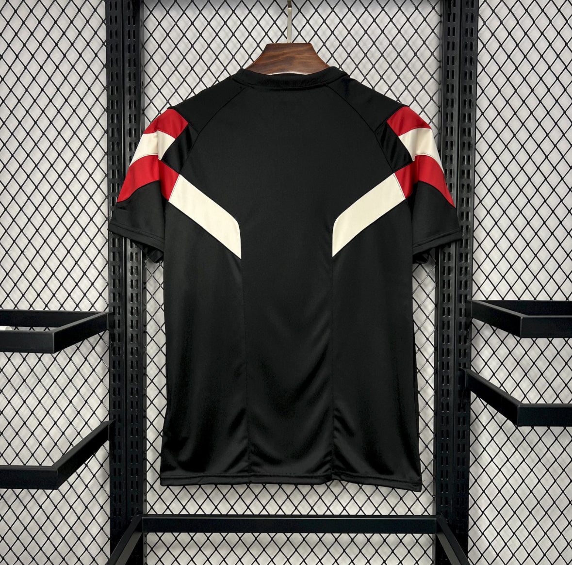 Manchester United 24/25 Originals Tee Black Jersey.