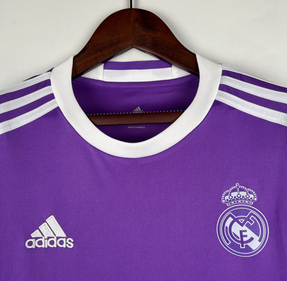 Retro long sleeve Real Madrid Away 16/17
