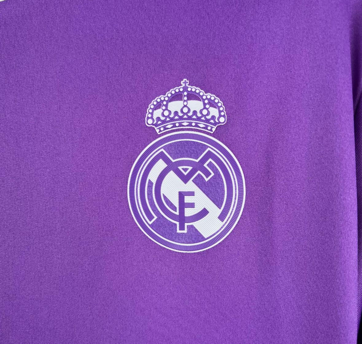 Retro long sleeve Real Madrid Away 16/17