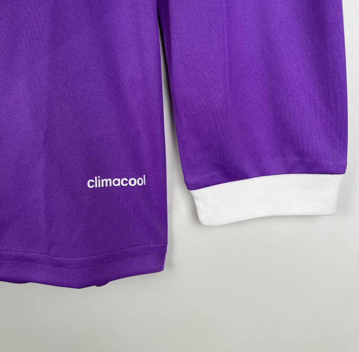Retro long sleeve Real Madrid Away 16/17