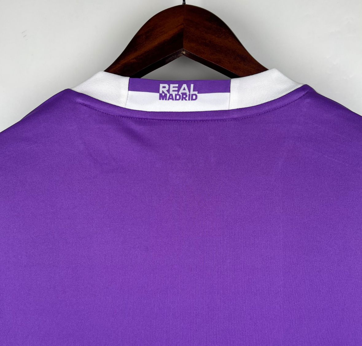 Retro long sleeve Real Madrid Away 16/17